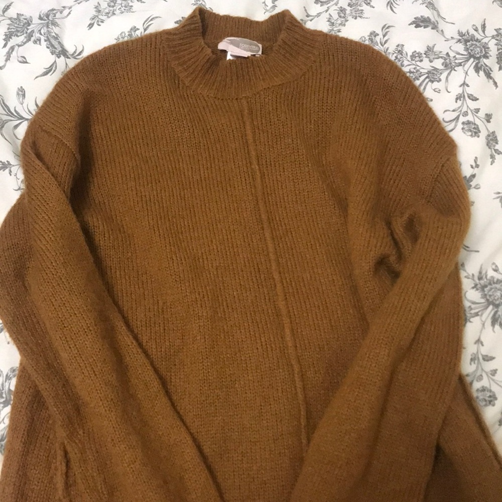 KNITTED SWEATER